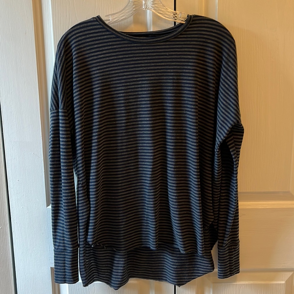 Frank and Eileen Tee Lab Navy stripe long-sleeve High-Low raw edged hem. Small